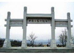 供應(yīng)園林古建工程,三門(mén)石牌坊,牌坊柱麒麟獅雕刻,古建牌坊