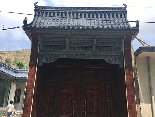 昆明磚雕門(mén)頭定做 昆明磚雕門(mén)頭 云南木藝魂防腐木 查看